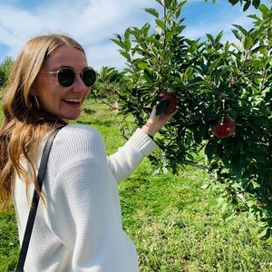 Meet your Posher, Kayla